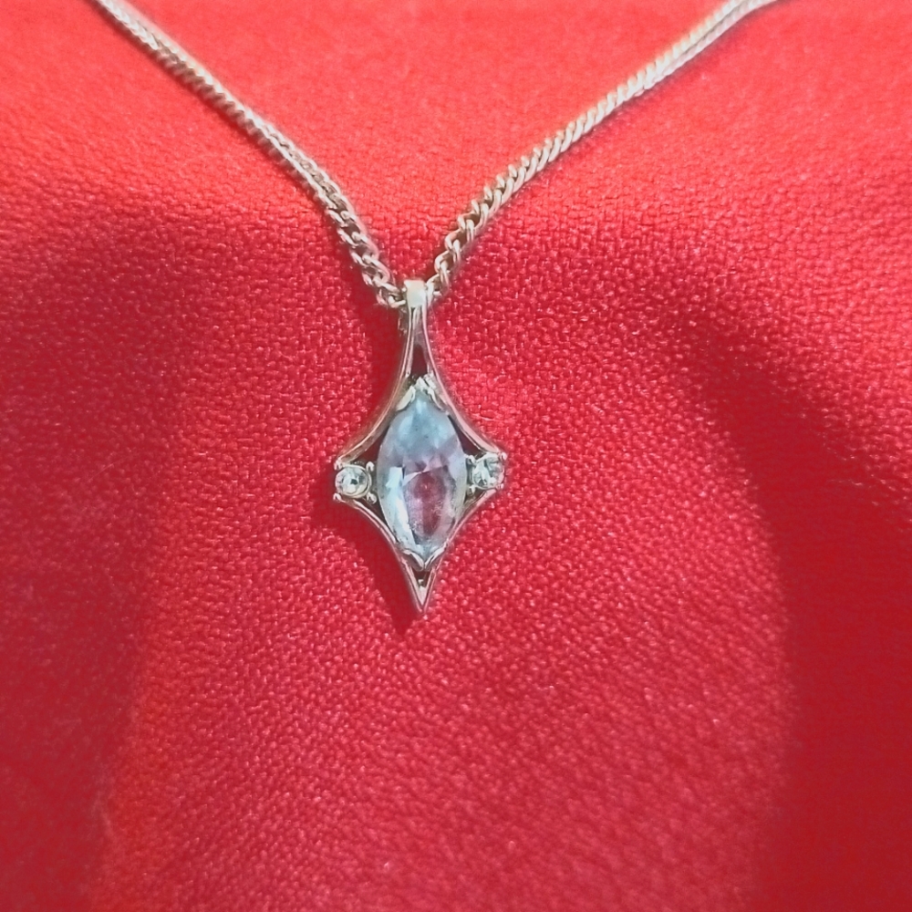 Vintage Avon "Blue Bell" Pendant with original silver tone Chain